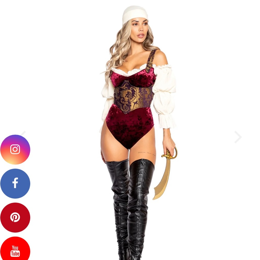 Pirate costume size: S